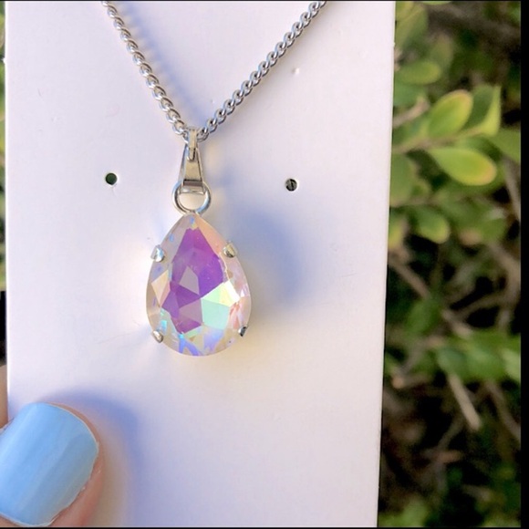 White Aurora Borealis Unicorn 🦄 Crystal Drop Necklace - Picture 1 of 5